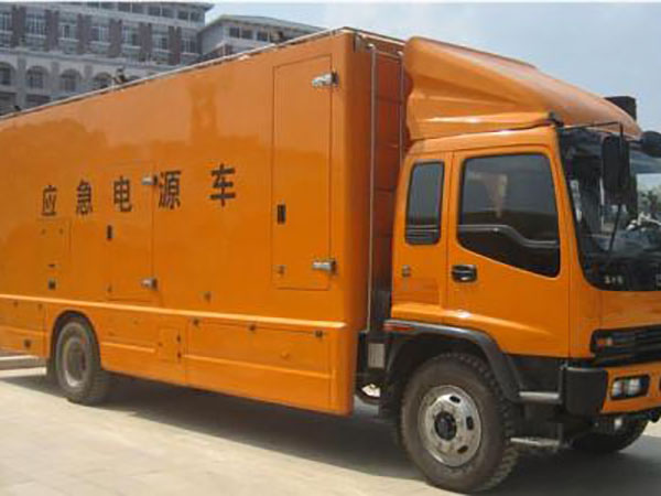 甘谷冬季柴油发电机启动前，如何检查燃油系统中的积水？